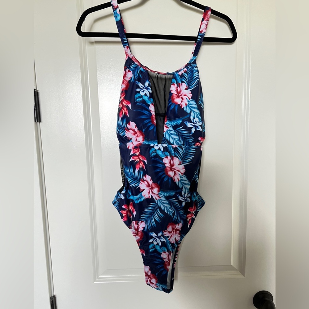 NWOT Floral One-Piece Swimsuit Size 2X